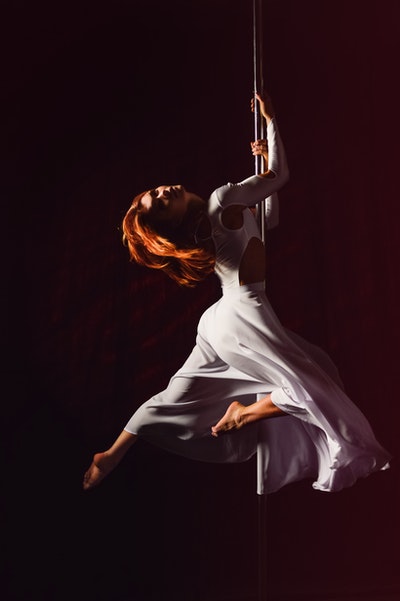 Pole Dancing Hen Party Dance Class - Professional Dance Instructors